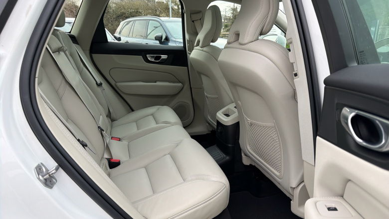 Volvo Xc60 2.0 T6 Recharge PHEV Inscription 5dr AWD Auto Estate